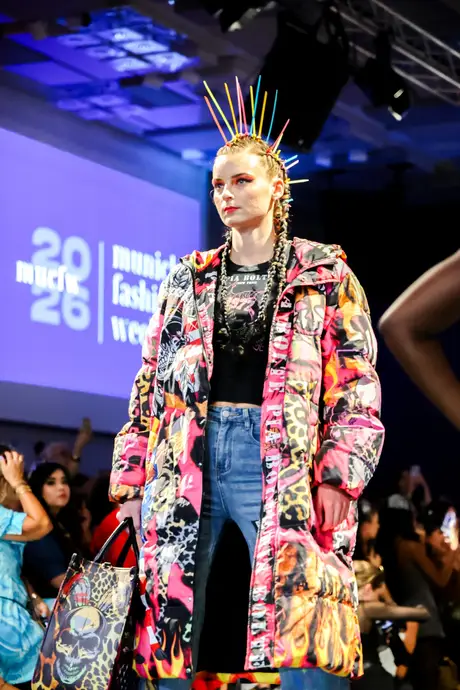 Pia Bolte, 8 August 2026, show 6, Runway. Frame FJHH2_