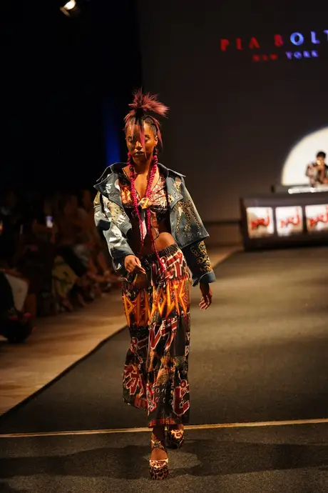 Pia Bolte, 8 August 2026, show 6, Runway. Frame _YQA65