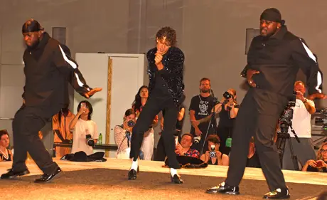 9 August 2026, show 2, Runway. Frame B0N0YR