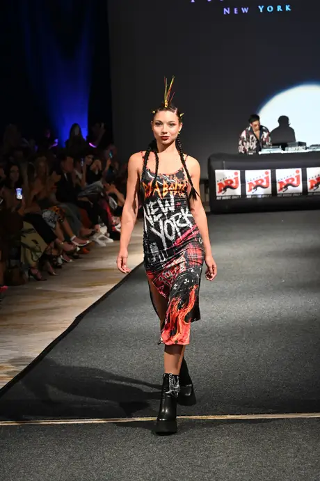 8 August 2026, show 6, Runway. Frame QESLK4