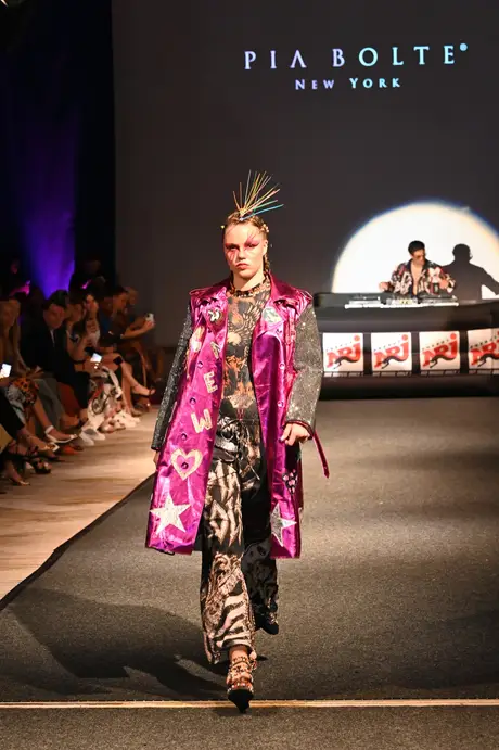 8 August 2026, show 6, Runway. Frame CFF8YL