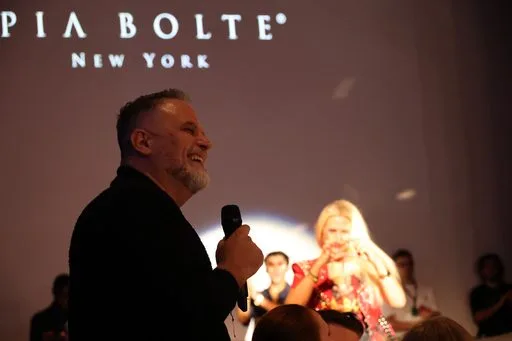 Pia Bolte, 8 August 2026, show 6, Runway. Frame FUXKVQ