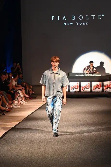 8 August 2026, show 6, Runway. Frame 17S9FM