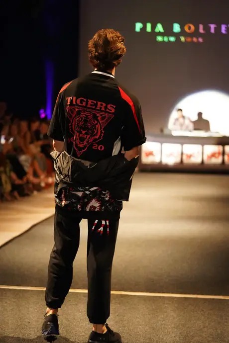 Pia Bolte, 8 August 2026, show 6, Runway. Frame KOGZVQ