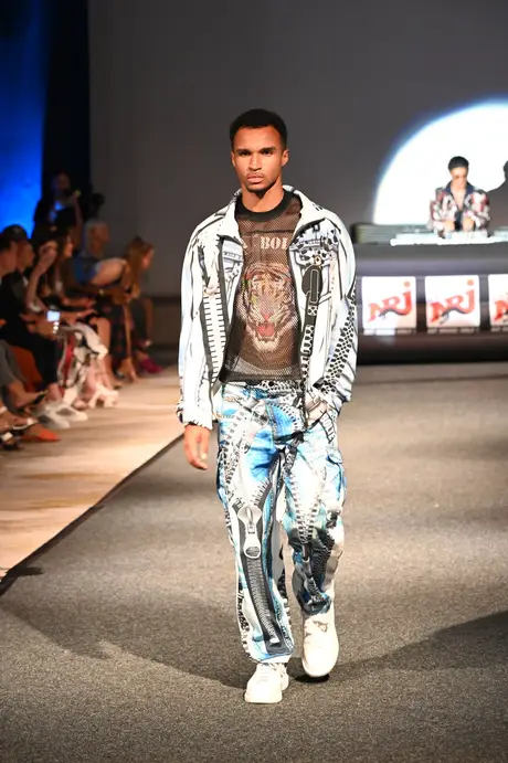 8 August 2026, show 6, Runway. Frame B8GTA8