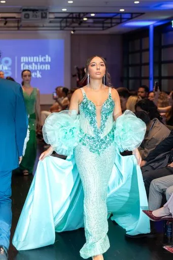 House of Karneol, 9 August 2026, show 5, Runway. Frame NBZ6F0