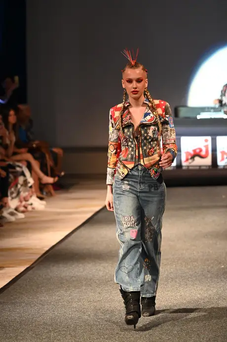 8 August 2026, show 6, Runway. Frame YX4KV0