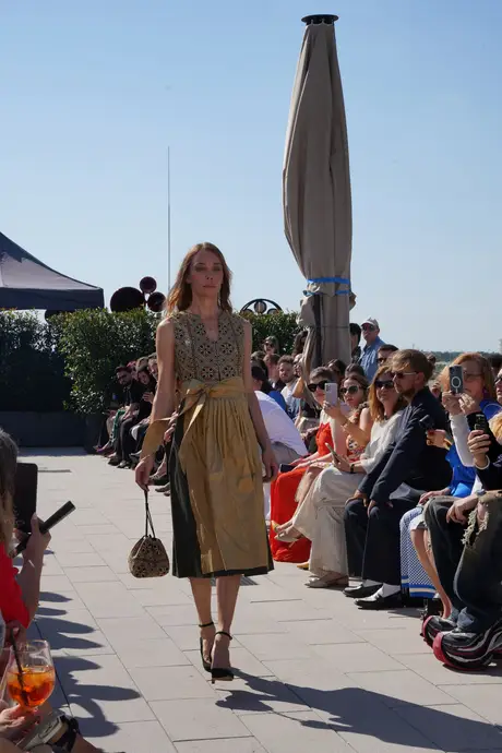 8 August 2026, show 4, Runway. Frame T5-YGS