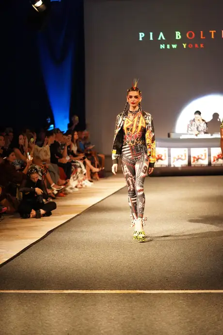 Pia Bolte, 8 August 2026, show 6, Runway. Frame 4YJC1W