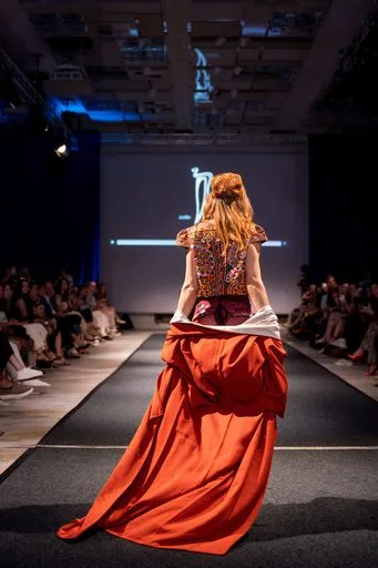 Joelle Jacobs x Holsta, 9 August 2026, show 6, Runway. Frame 46RDME