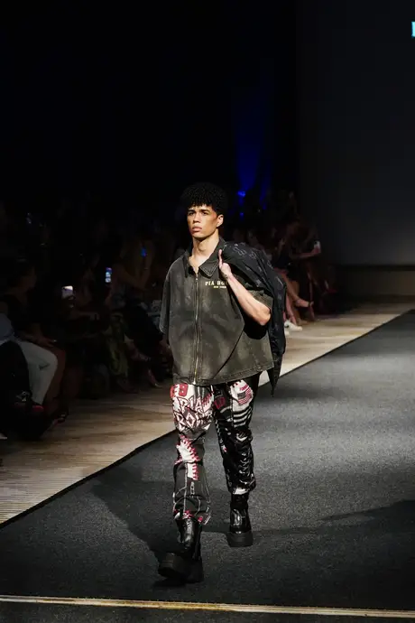 Pia Bolte, 8 August 2026, show 6, Runway. Frame 4VHQTU