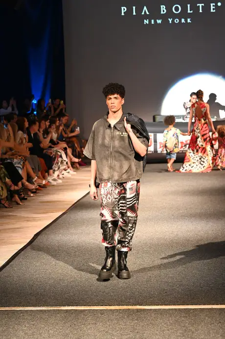 8 August 2026, show 6, Runway. Frame EY4CQE