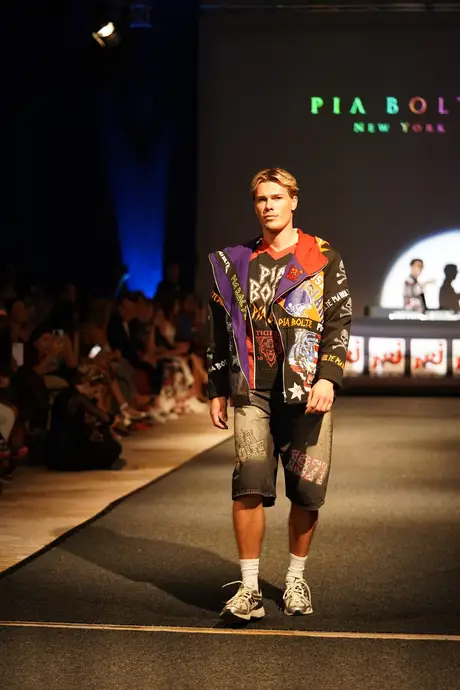 Pia Bolte, 8 August 2026, show 6, Runway. Frame EAT8C1