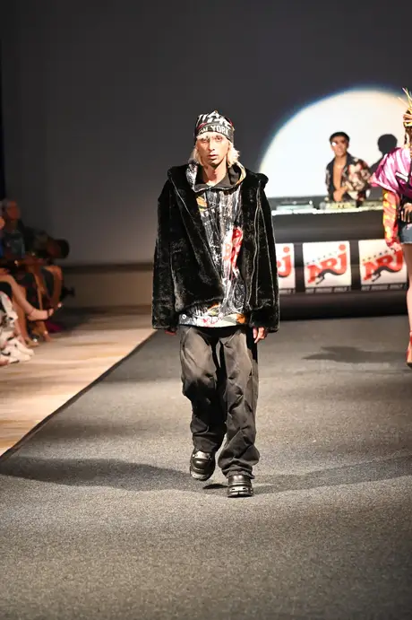 8 August 2026, show 6, Runway. Frame KV-GDP