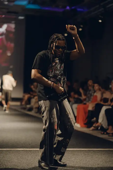 Neben den Shows, 8 August 2026. Frame CZYCBQ