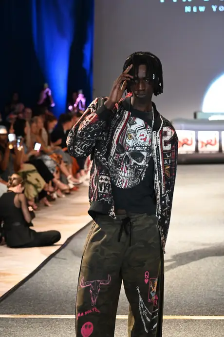 8 August 2026, show 6, Runway. Frame M5OUEU