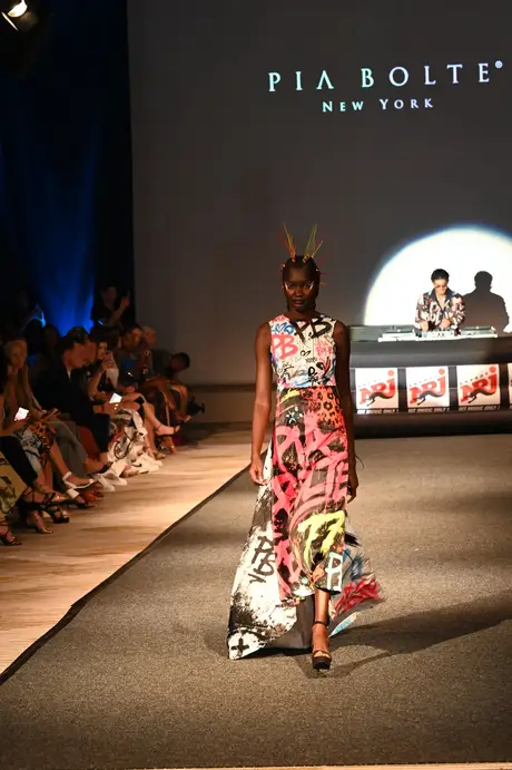 8 August 2026, show 6, Runway. Frame YE2I3F