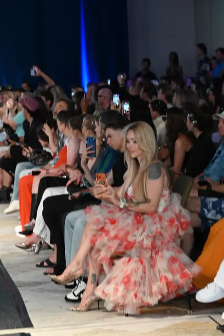 8 August 2026, show 6, Runway. Frame ZVSGS-