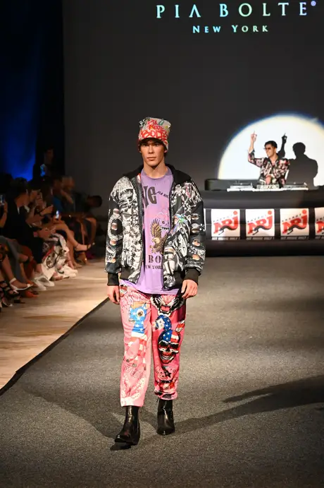 8 August 2026, show 6, Runway. Frame B1GJWM