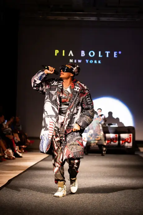 Pia Bolte, 8 August 2026, show 6, Runway. Frame R-WYVD