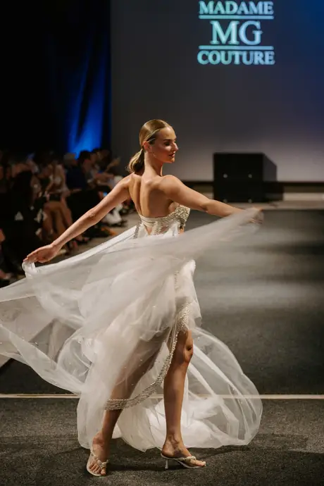 7 August 2026, show 2, Runway. Frame VAOFZL