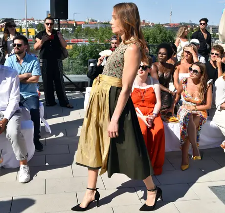 8 August 2026, show 4, Runway. Frame QUB6XN