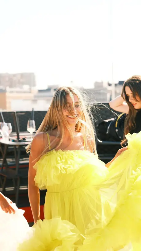 Backstage, 8 August 2026. Frame KZ-UZJ