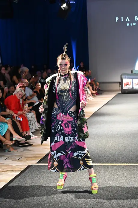 8 August 2026, show 6, Runway. Frame PWJS-Z