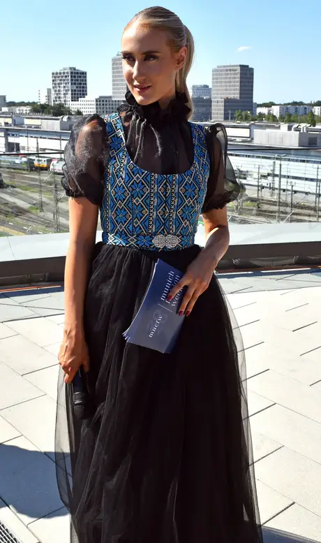 8 August 2026, show 4, Runway. Frame 1UN__L