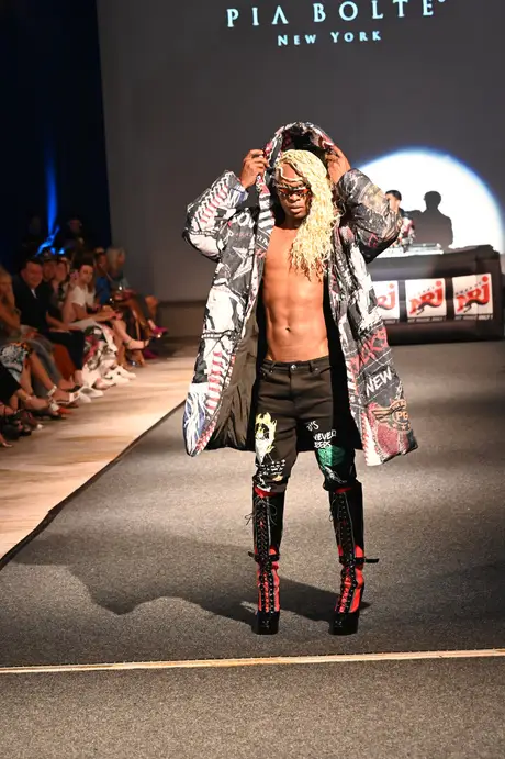 8 August 2026, show 6, Runway. Frame COEJH5