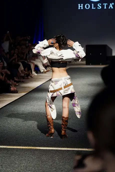 Joelle Jacobs x Holsta, 9 August 2026, show 6, Runway. Frame Q_YMJ0