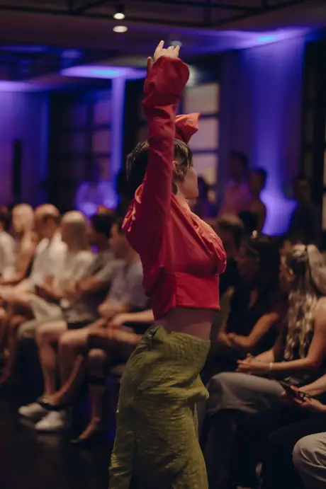 Neben den Shows, 8 August 2026. Frame MOGLL7