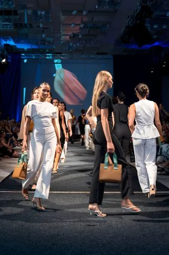 Joelle Jacobs x Holsta, 9 August 2026, show 6, Runway. Frame FOMUIG