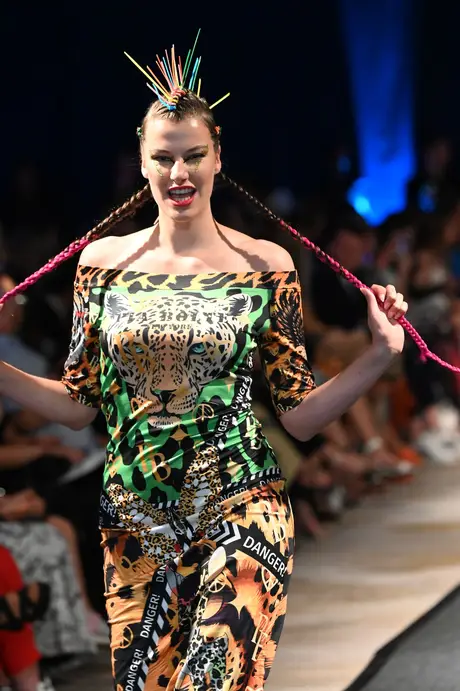 8 August 2026, show 6, Runway. Frame ZVMFAM