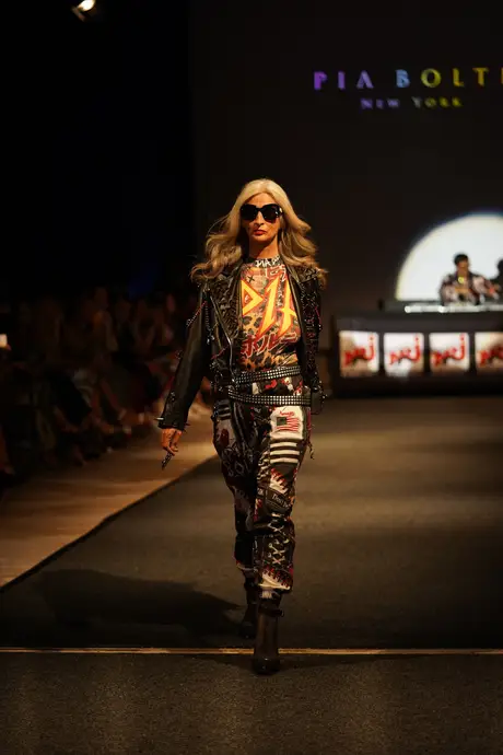 Pia Bolte, 8 August 2026, show 6, Runway. Frame JESBCO