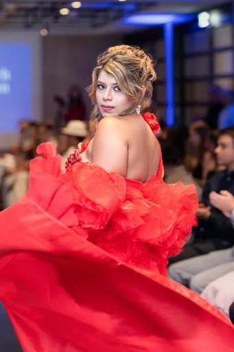 House of Karneol, 9 August 2026, show 5, Runway. Frame 2VGWNX
