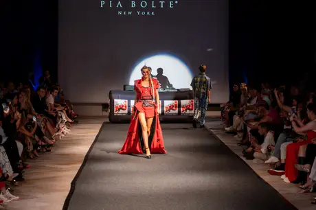 Pia Bolte, 8 August 2026, show 6, Runway. Frame LLT79K