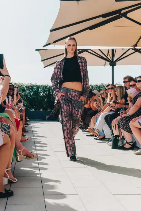 Roubs Style, 9 August 2026, show 4, Runway. Frame 3IKQQF