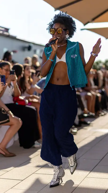 7 August 2026, show 1, Runway. Frame 4CWOZ6