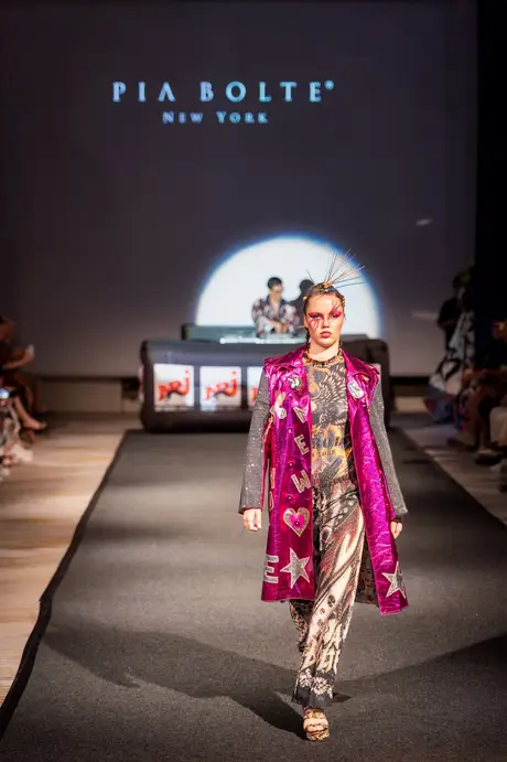 Pia Bolte, 8 August 2026, show 6, Runway. Frame 3WALSJ