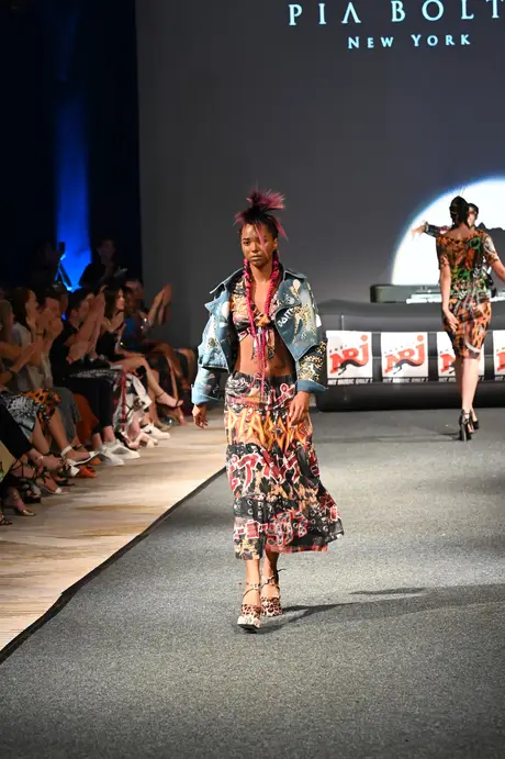 8 August 2026, show 6, Runway. Frame EQPU2W