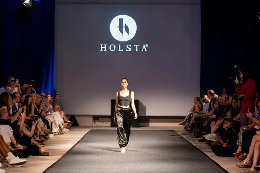 Joelle Jacobs x Holsta, 9 August 2026, show 6, Runway. Frame RDAMXU
