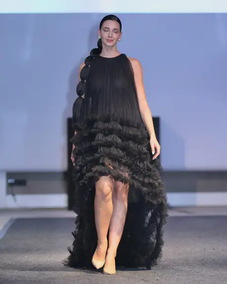 7 August 2026, show 2, Runway. Frame 1IJYVZ
