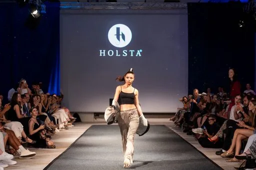 Joelle Jacobs x Holsta, 9 August 2026, show 6, Runway. Frame 5R1RLH