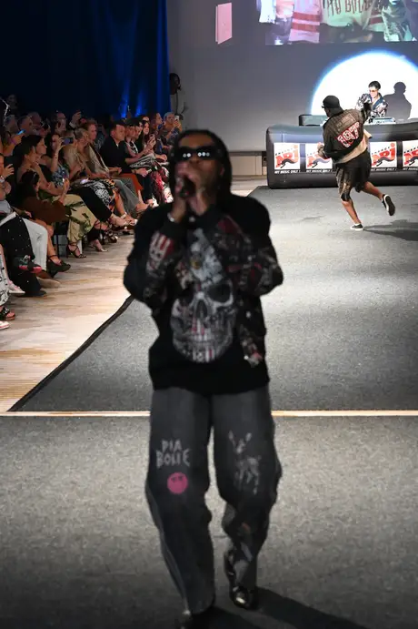 8 August 2026, show 6, Runway. Frame NR6DB8