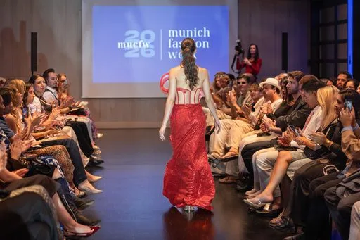 House of Karneol, 9 August 2026, show 5, Runway. Frame NGZST8