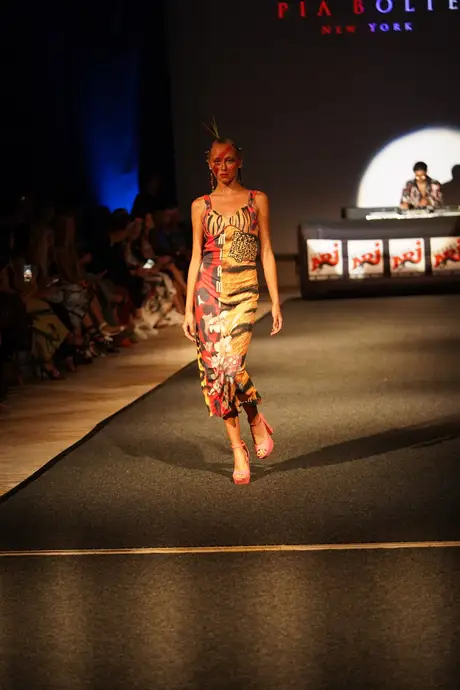 Pia Bolte, 8 August 2026, show 6, Runway. Frame AQ53OU