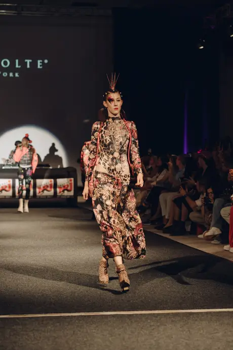 Pia Bolte, 8 August 2026, show 6, Runway. Frame R-CRZ8