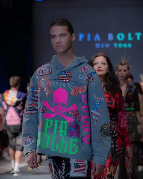 Pia Bolte, 8 August 2026, show 6, Runway. Frame BKSAJF