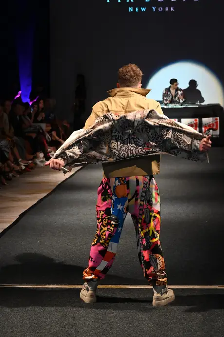 8 August 2026, show 6, Runway. Frame MRMXEZ